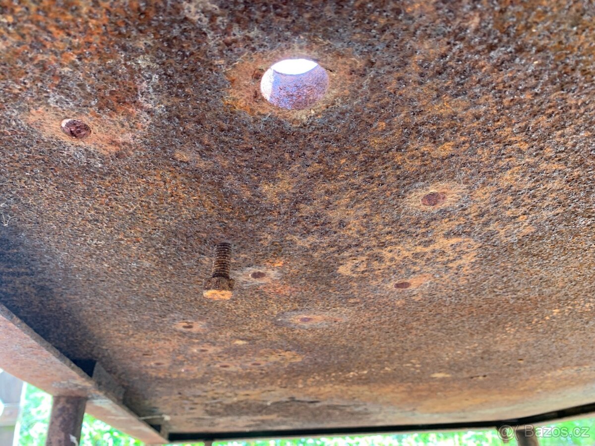Masivní železný pracovní stůl - 4