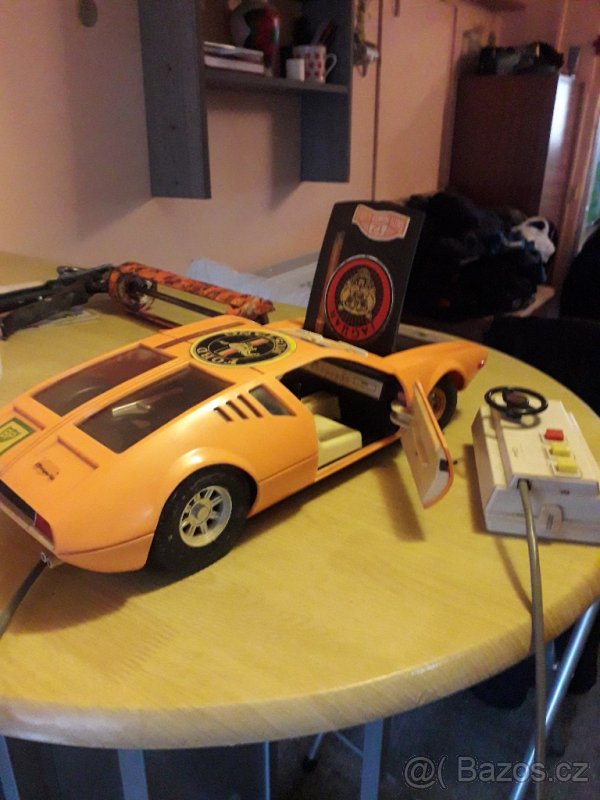 Stare auto s lankovym ovladanim - 4