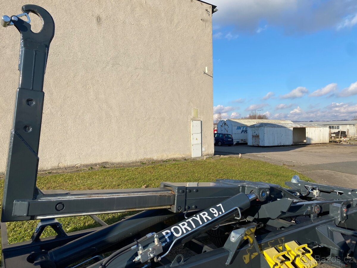 Traktorový nosič kontejnerů Portýr 9.7 skladem - 4