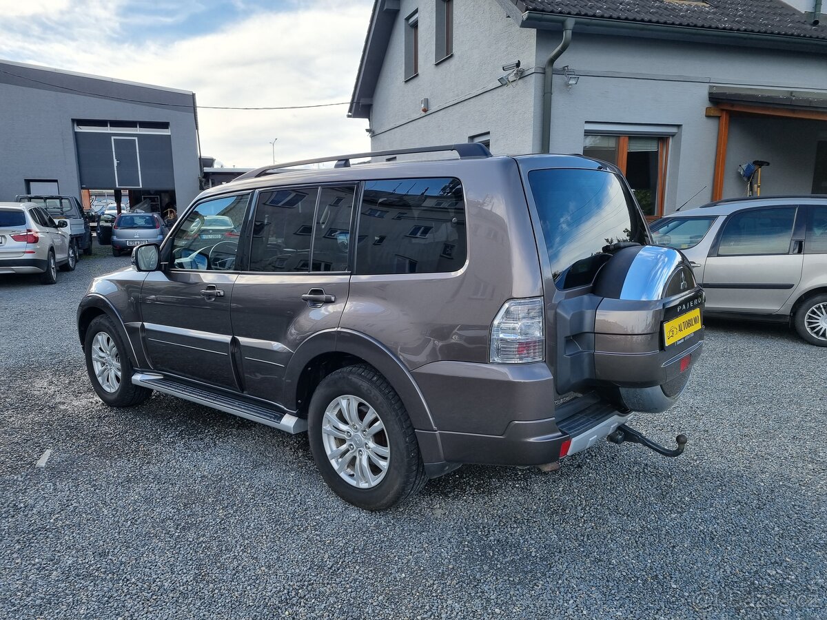 MITSUBISHI PAJERO 3.2DiD 147KW R.V.2012/7-MÍSTNÉ - 4