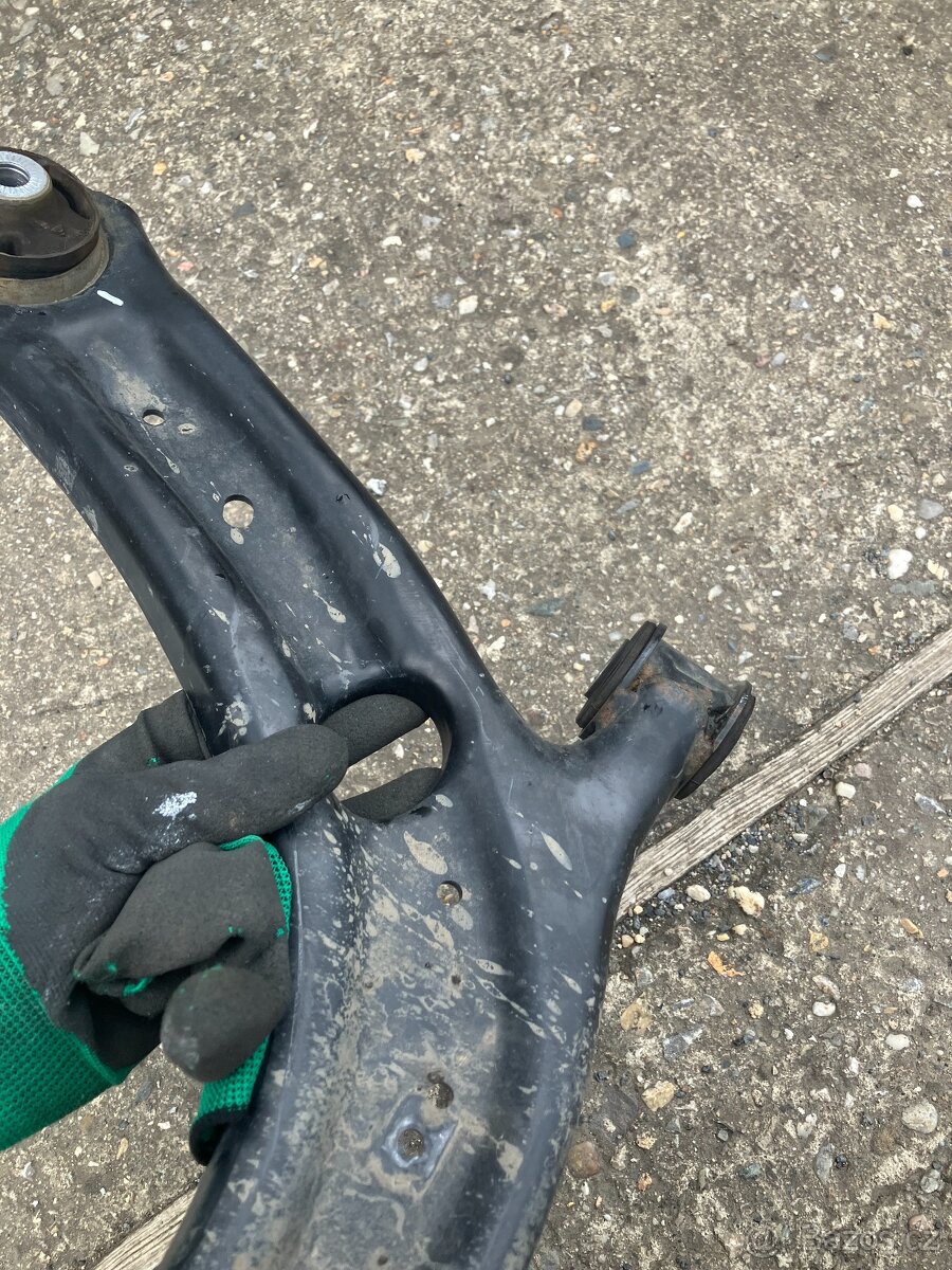 prave rameno predni napravy SKODA Audi 3Q0407154D - 4