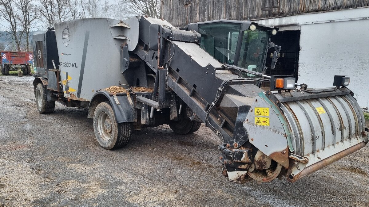 Samochodný míchací a krmný vůz Hirl - 4