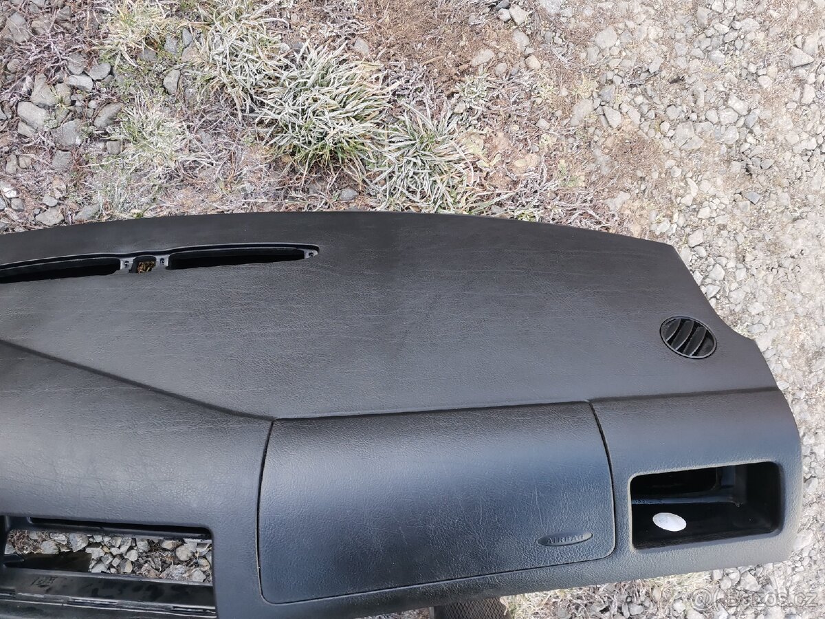 VW Golf 4/iv palubní deska - 4