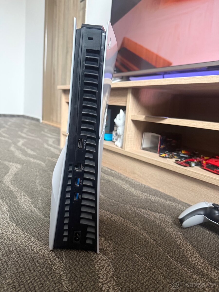 Prodej PS5 Slim 1TB + 2x ovladač + 4 hry - 4