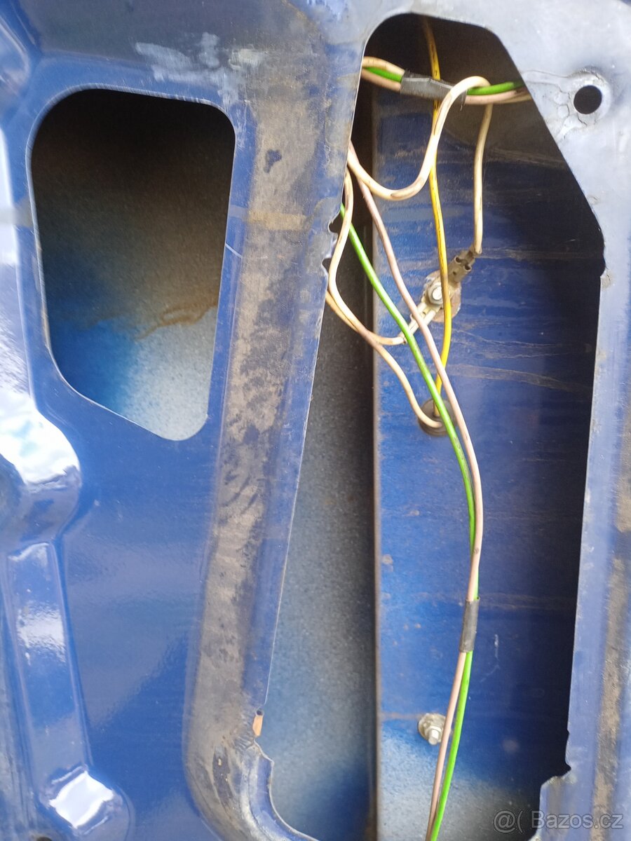 Favorit 136l dveře kufru. - 4