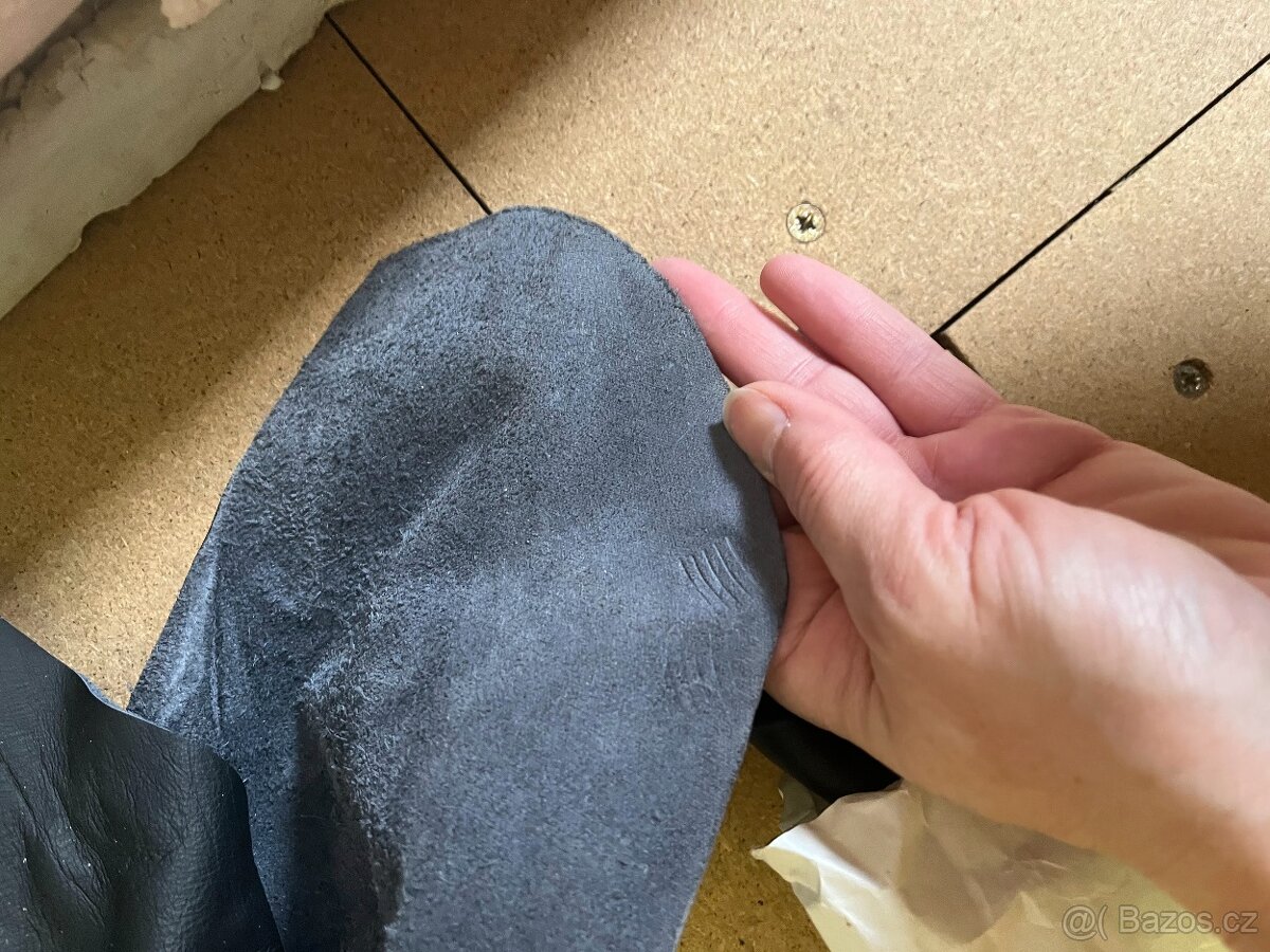 2 ks pravé kůže - černá barva - 4