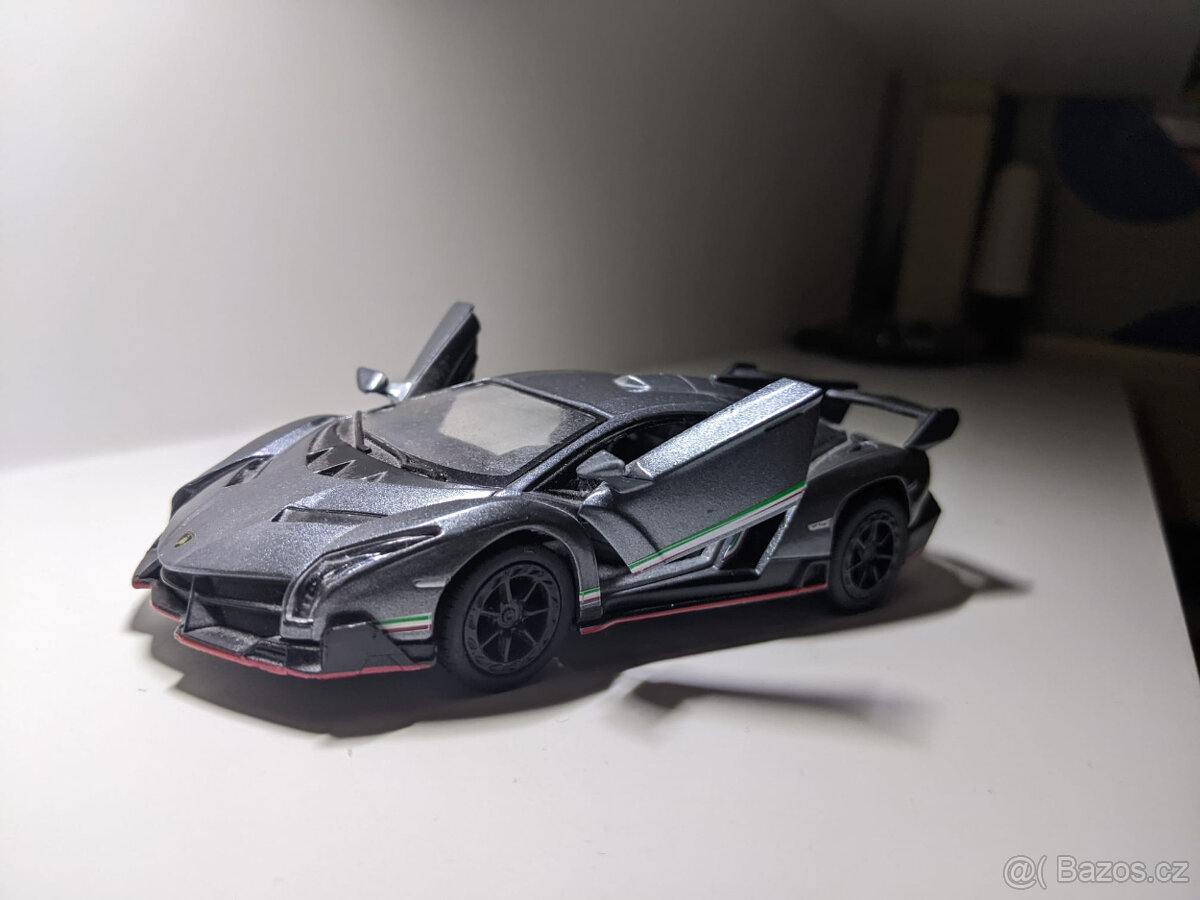 KINSMART Lamborghini Veneno - 4
