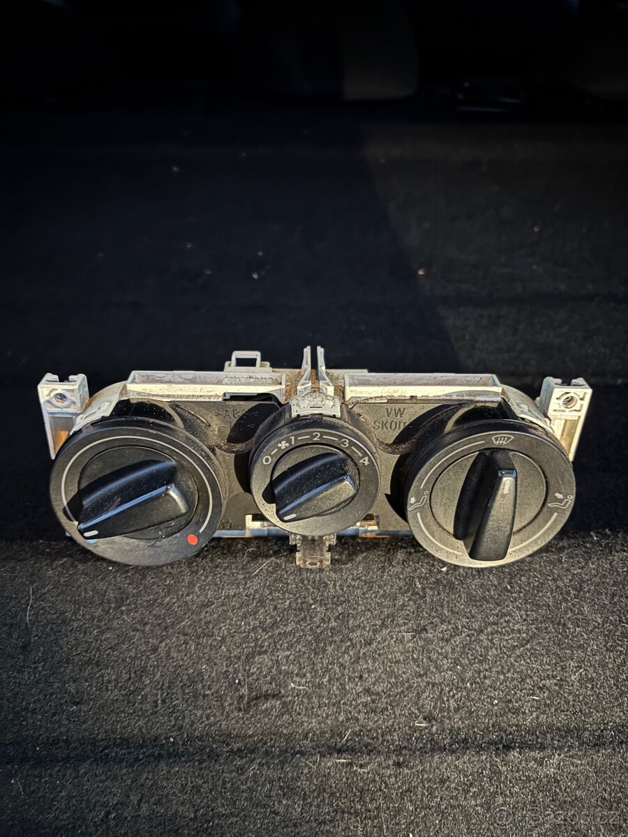 Prodám díly – Škoda Octavia I - 4