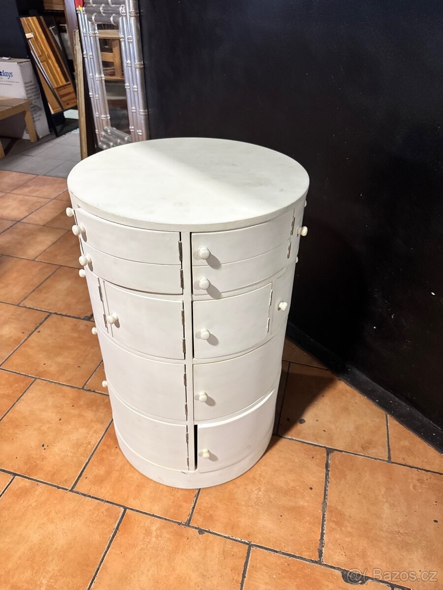 NOVÁ Bílá kulatá zajímavá komoda s dveřmi - 4