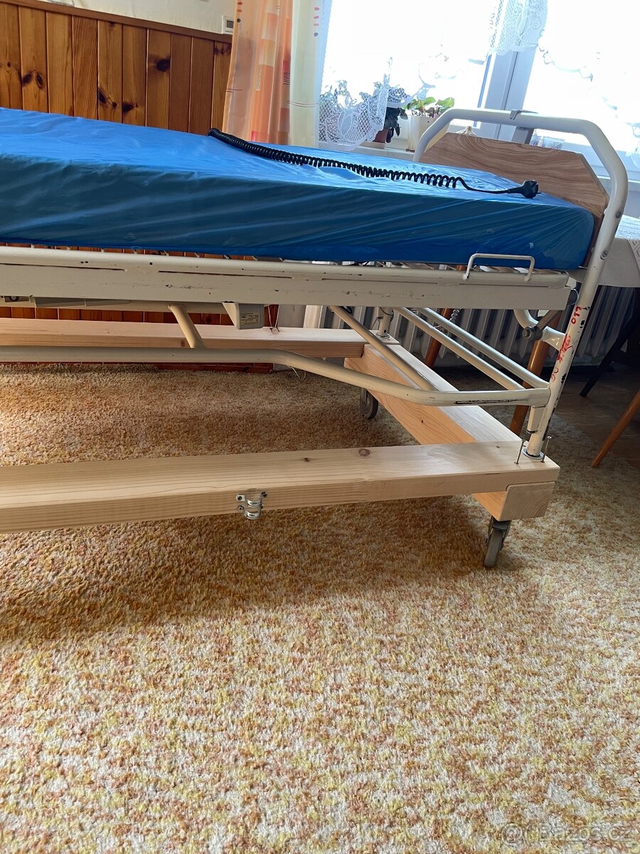Polohovací postel - 4