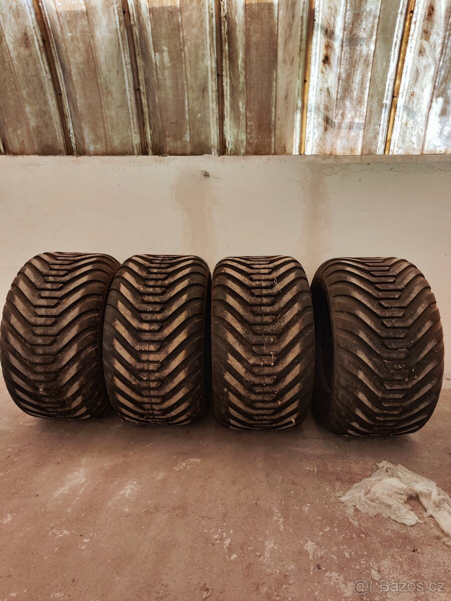 BKT Flotation 648 600/55-22.5 - 4