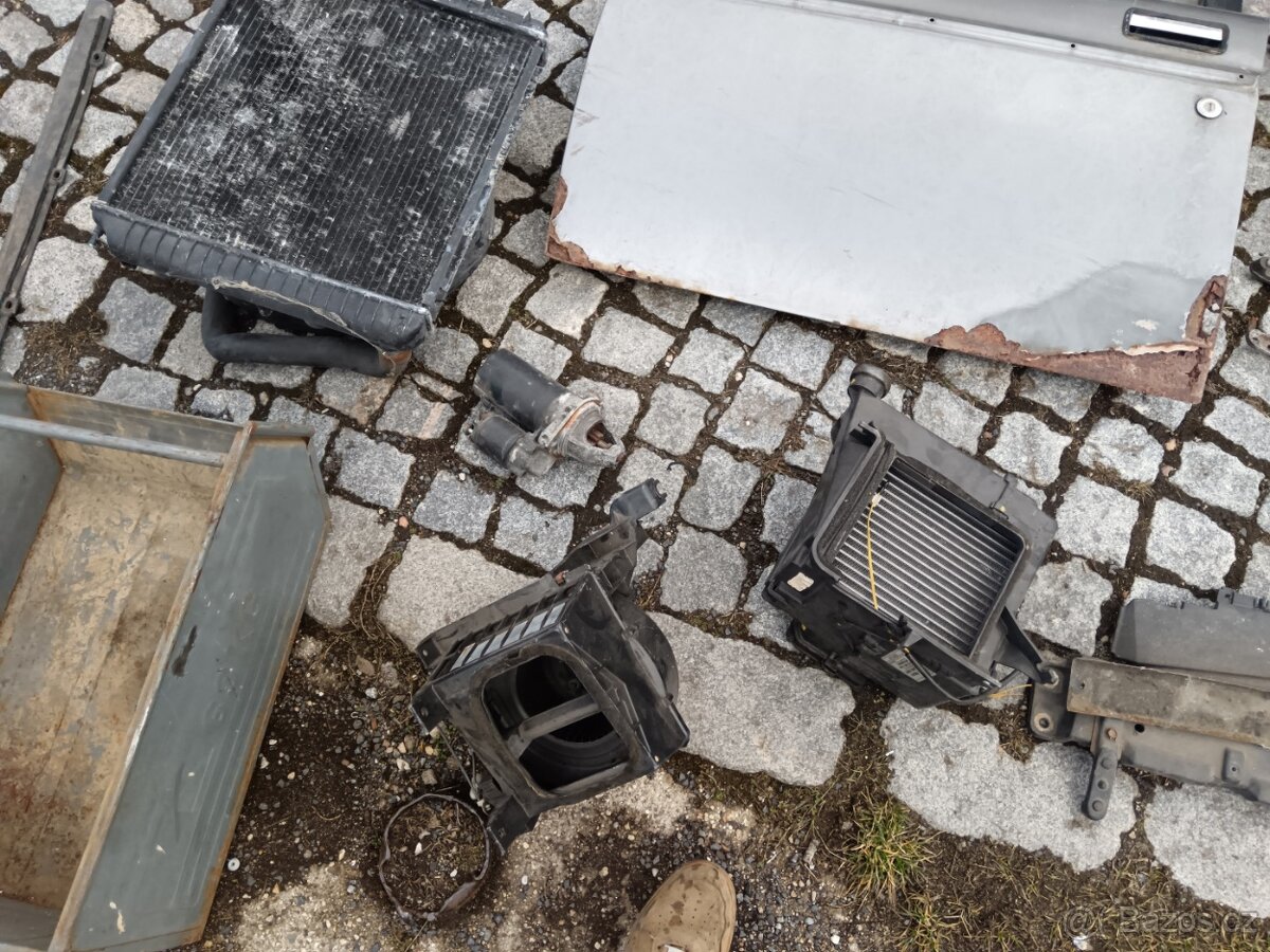 Volvo 240,440,740,940 díly - 4