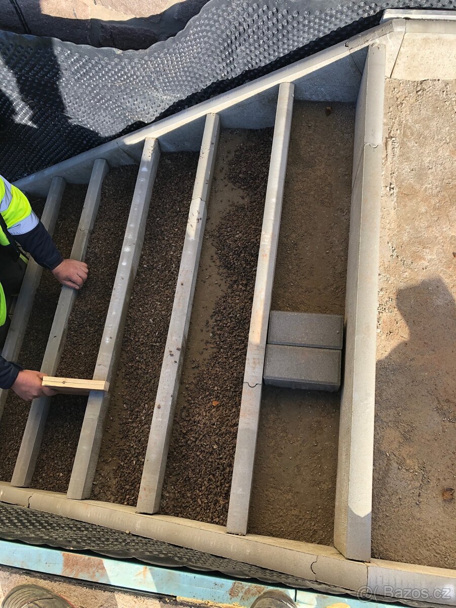 Pokládka zámkové dlažby a výkopové práce - 4