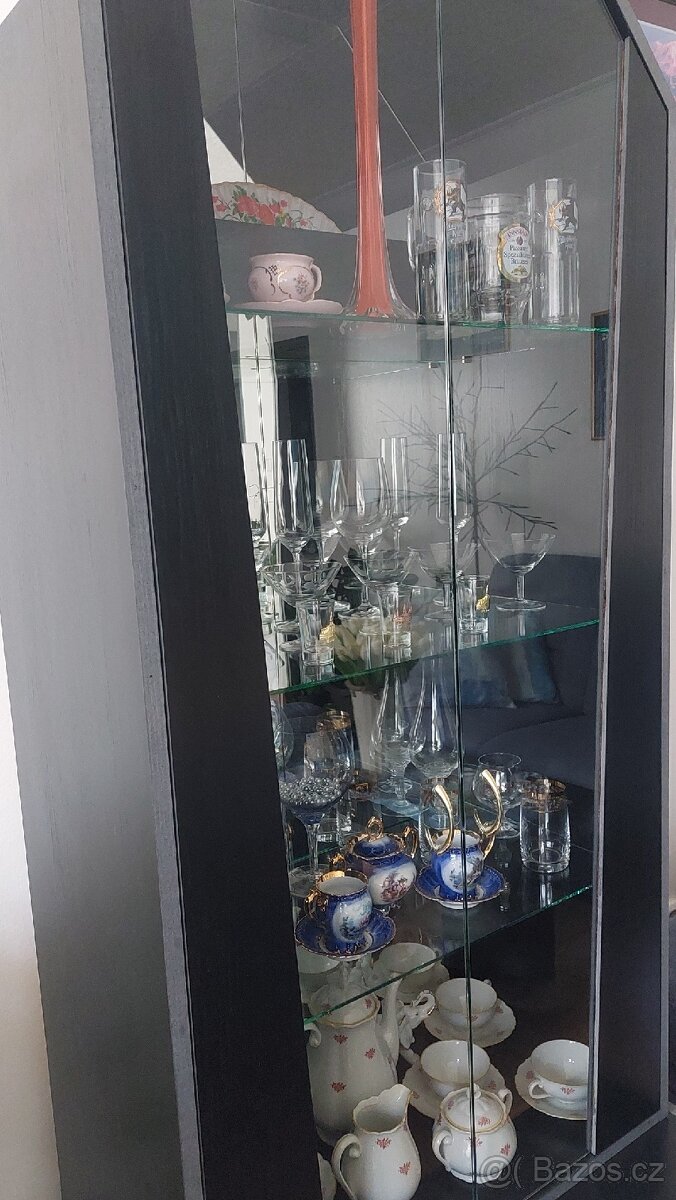 Obyvaci stena ..cerna - 4