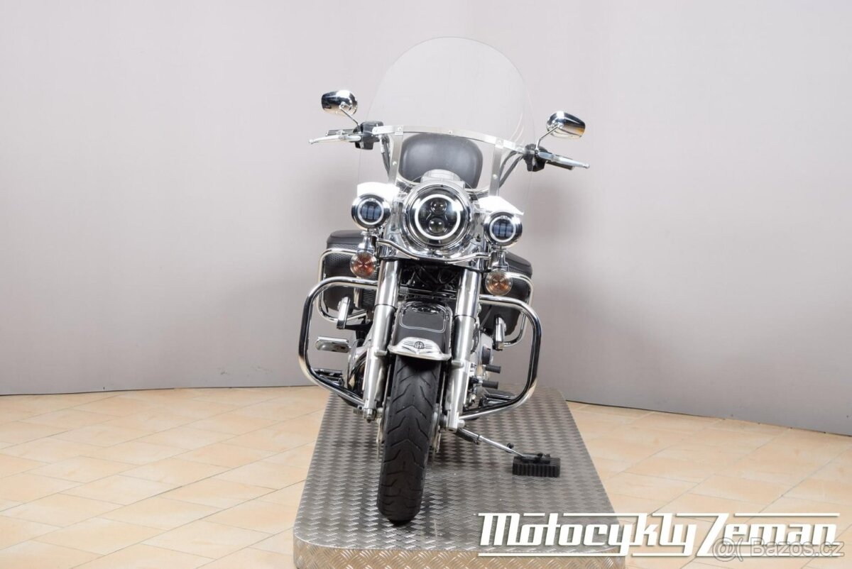 Harley-Davidson FLHRC Road King Classic 2013 - 4