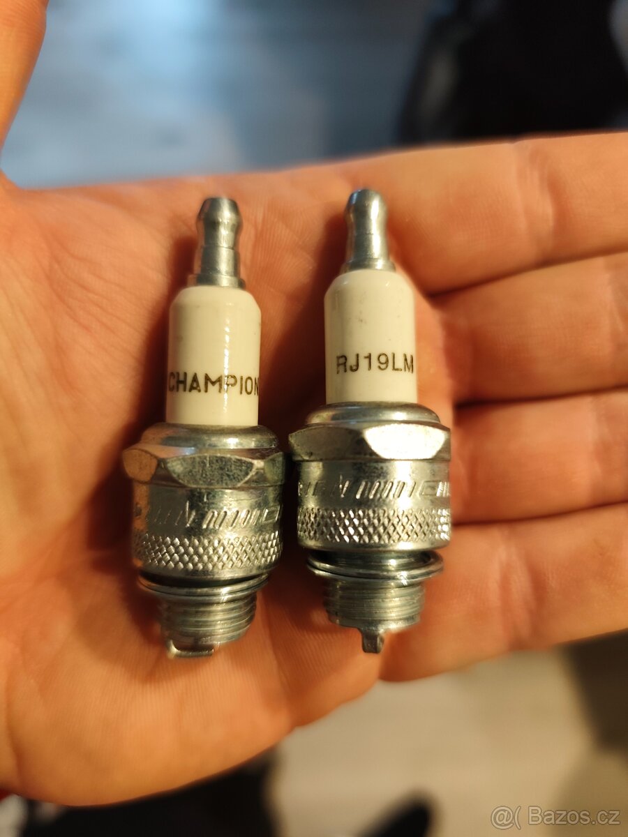 Vzduchový filtr + 2x zapalovací svíčka - 4