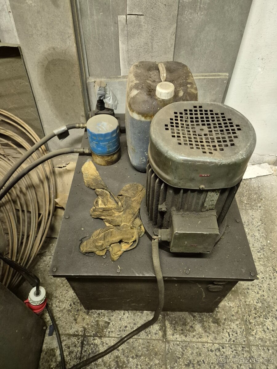 Ohybačka hydraulická na plech - 4