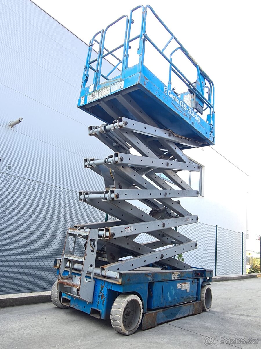 Nůžková plošina Genie GS 3246 - 4