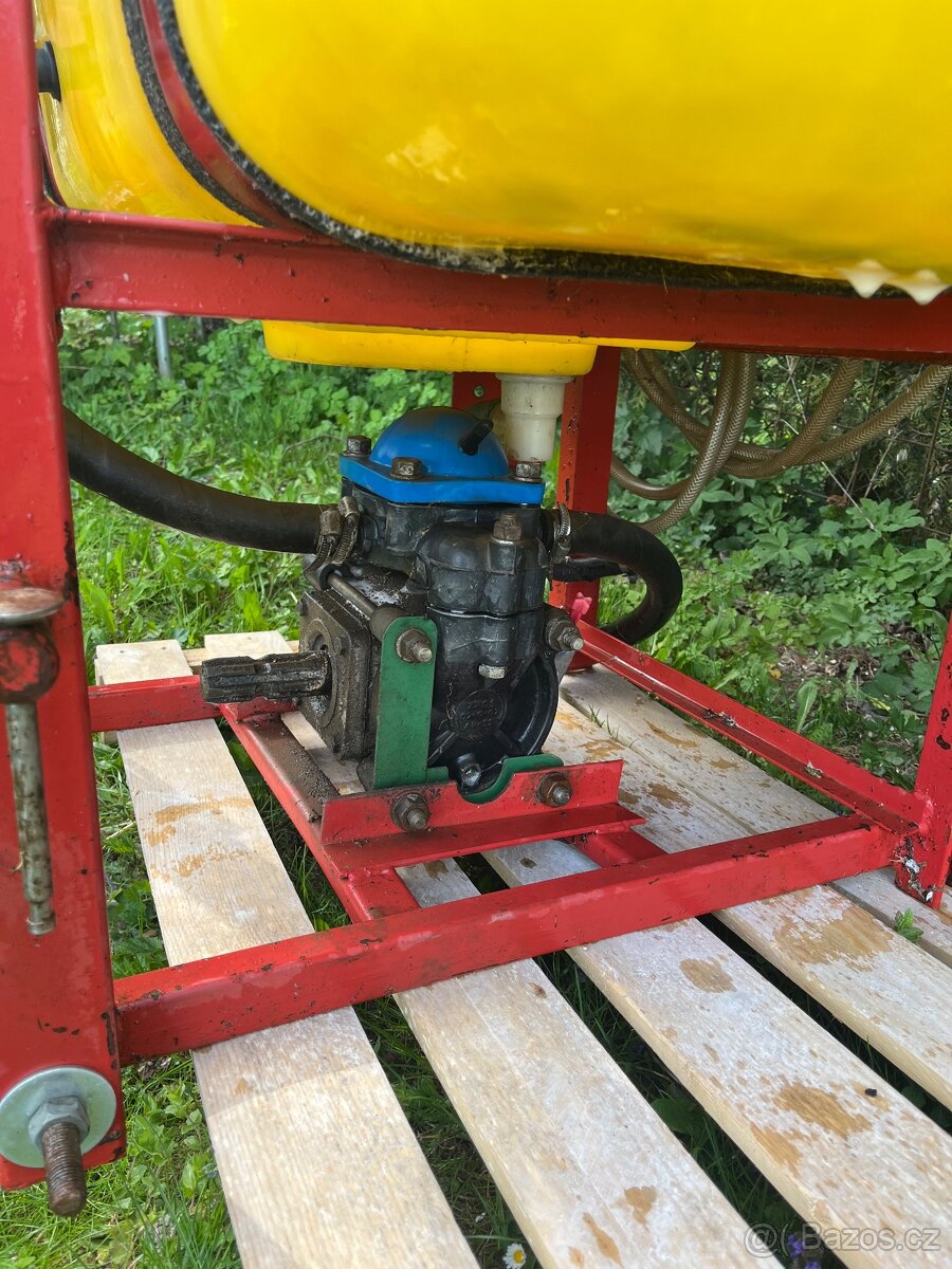 Prodám tento polní postřikovač - 4