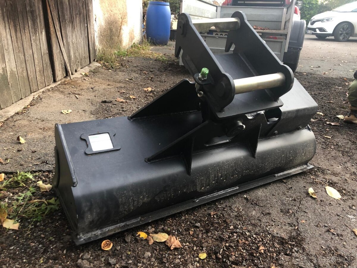 Prodám svahovou naklápěcí lžíci MS 01 - 4