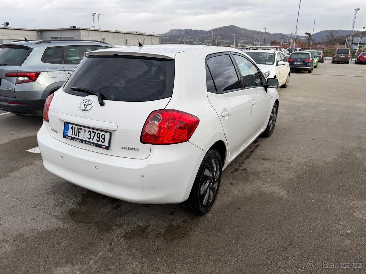 Toyota Auris 1,4 D - 4