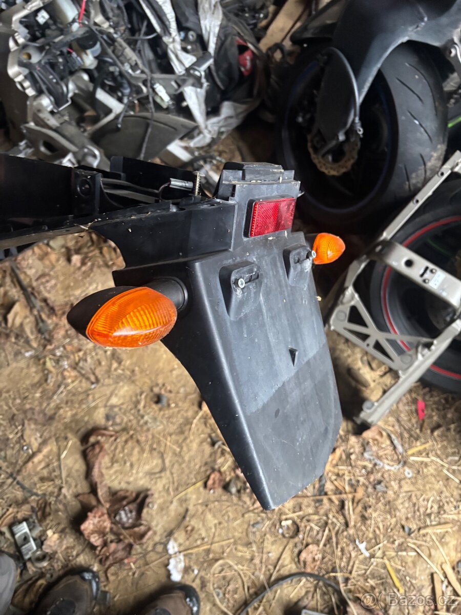 Rozprodam Yamaha TDM 900 01-13 na nahradni dily - 4