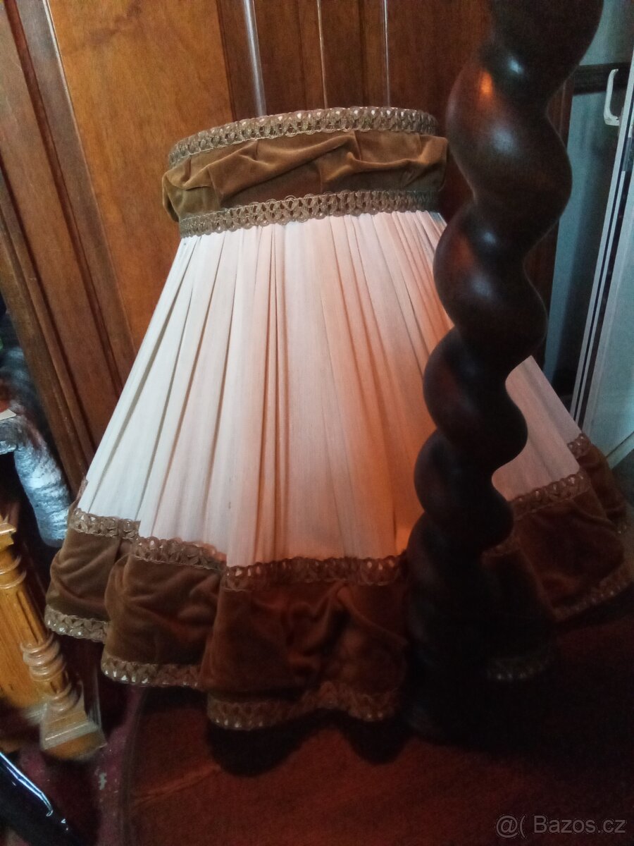 Stolní lampa se stolkem - 4