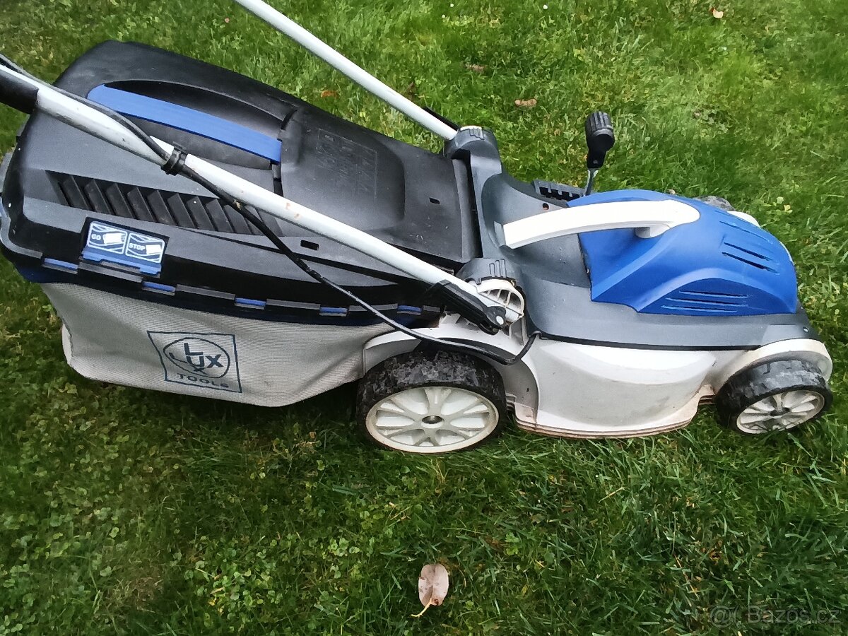 sekačka na trávu - 4