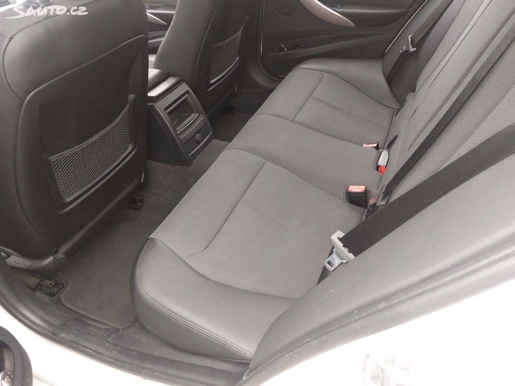 BMW Řada 3, 320i, Touring, tažné - 4