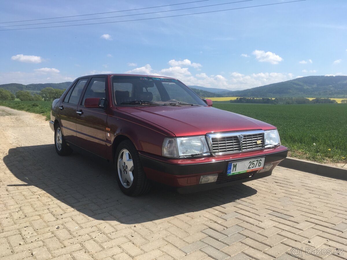 Lancia Thema 8.32 s motorem V8 Ferrari - 4