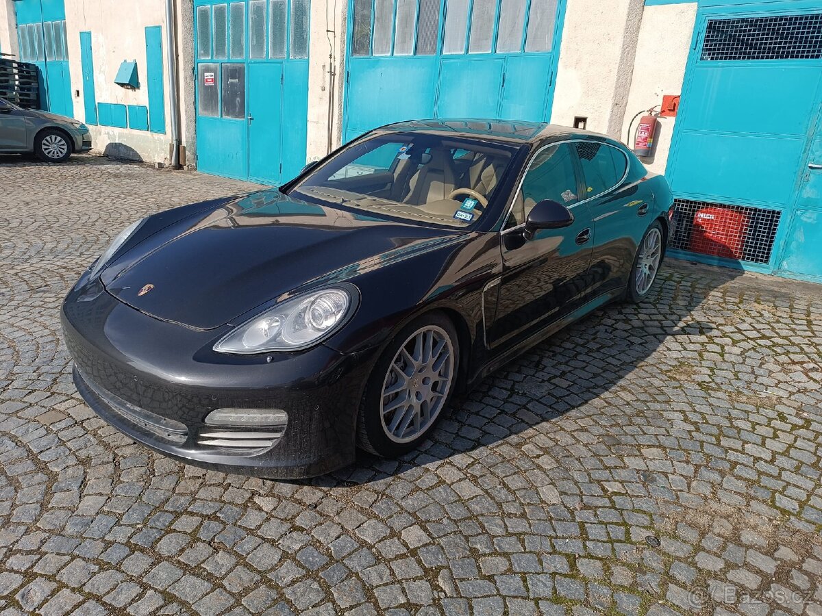 Porsche Panamera 4S Chrono - 4