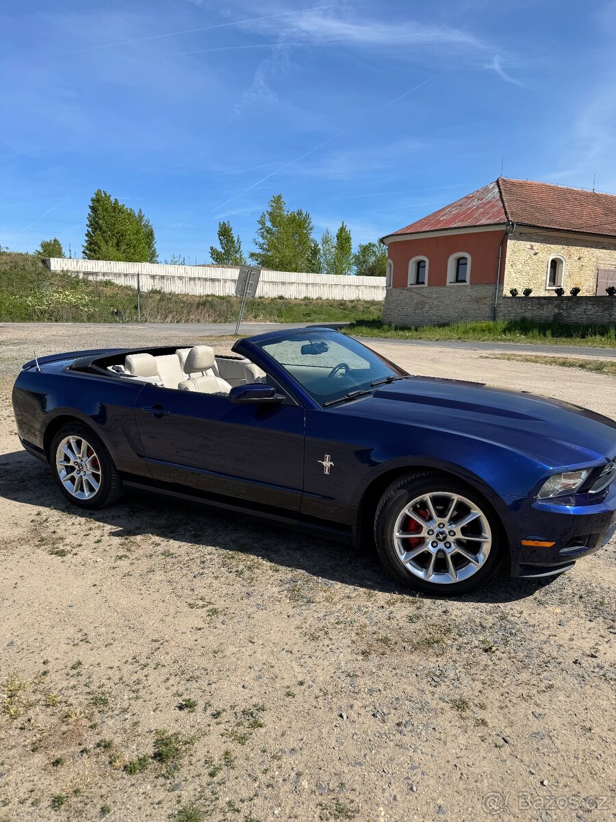Prodám Ford Mustang cabrio - 4