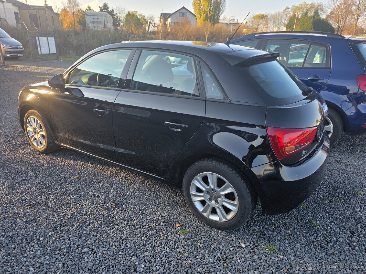 AUDI A1 - 1,2TFSi benzín - 63kW (2014)...na splátky VŠEM - 4