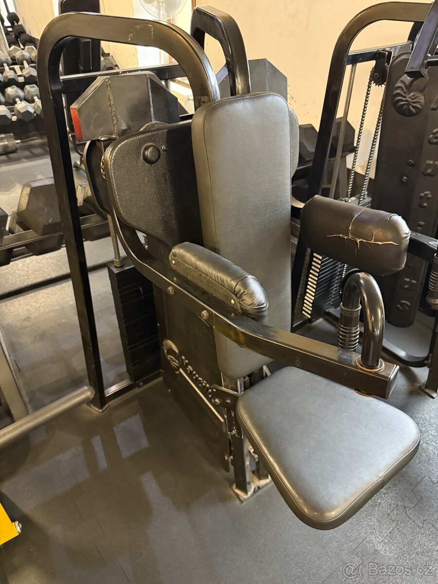 Posilovací stroje Ramena - 4