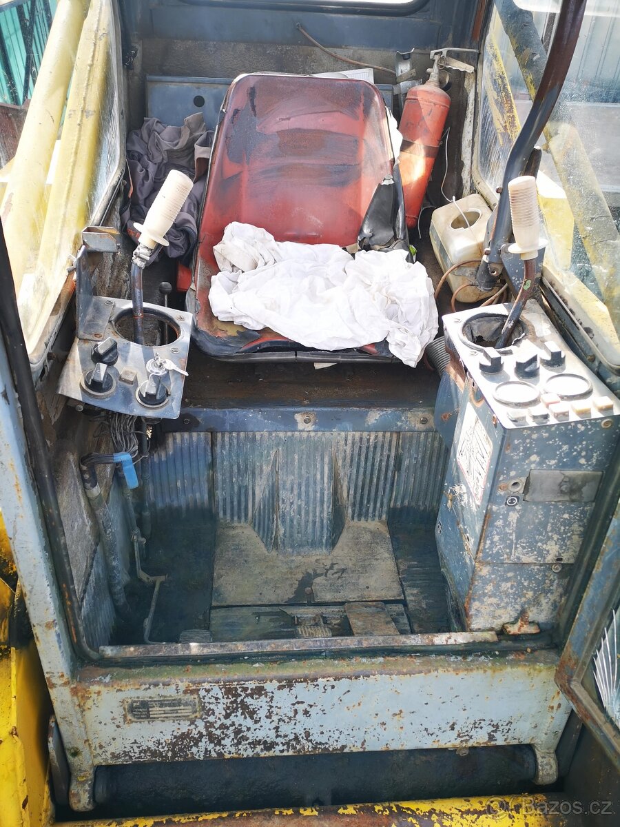 Smykový nakladač Detvan - UNC 061 - 4