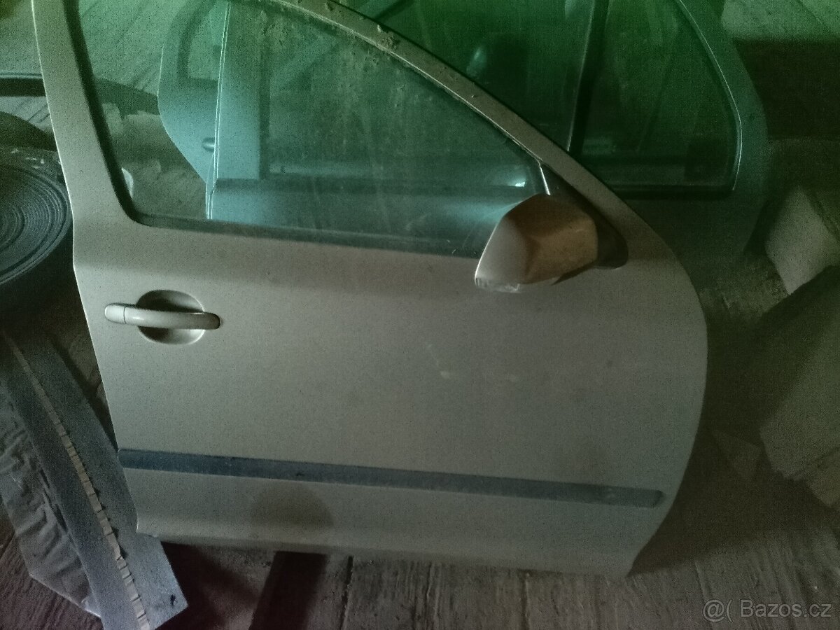 Škoda Octavia 2 sedan díly - 4