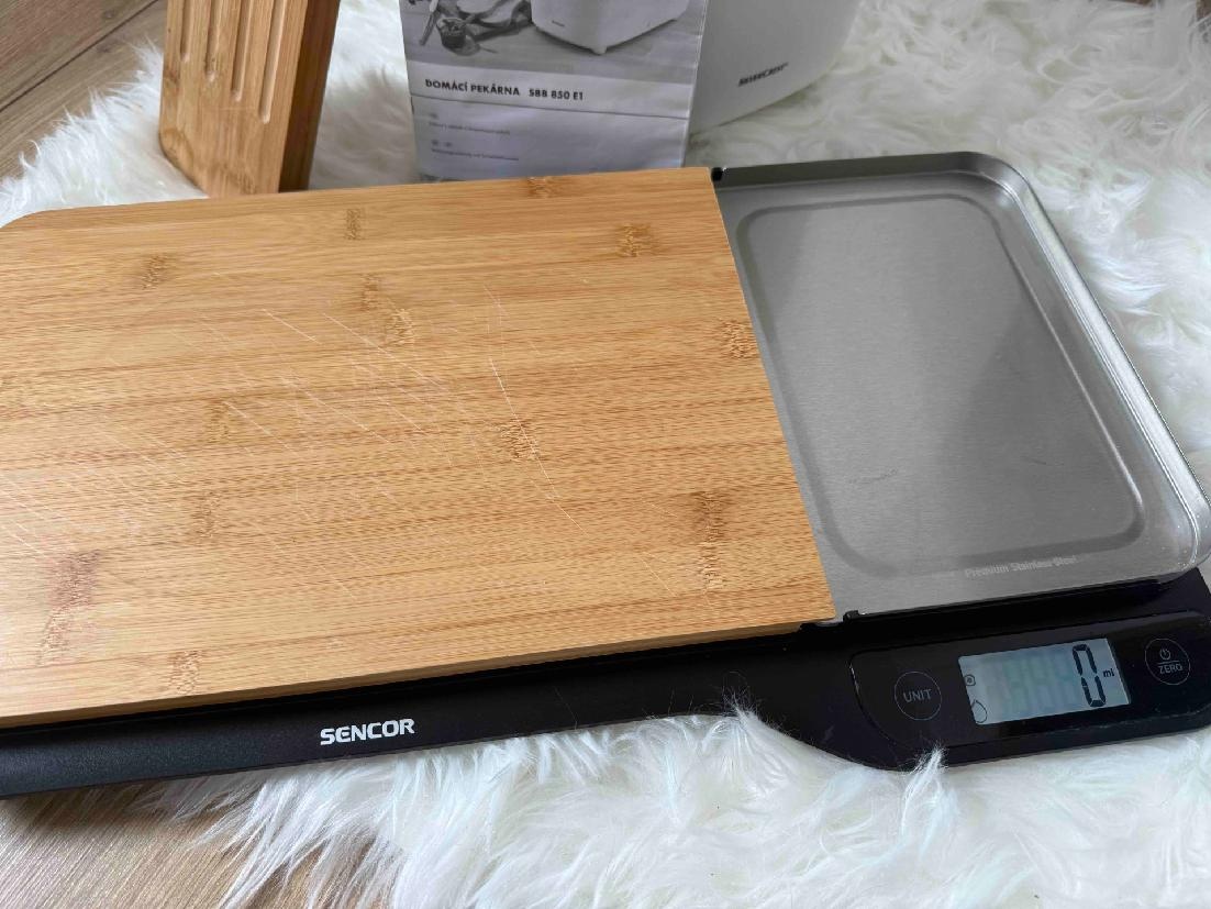 Domácí pekárna Silvecrest, váha Sencor a prkénko - 4