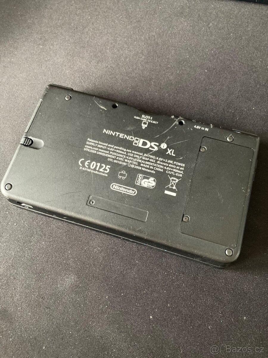 Nintendo DSi XL - 4