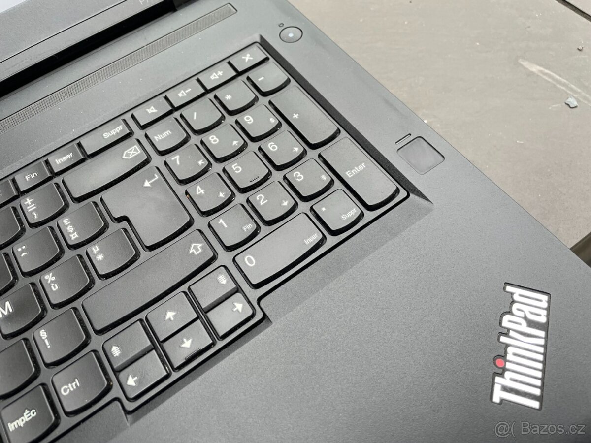 herní / pracovní notebook 17" LCD - Lenovo P70 - VGA 4GB - 4