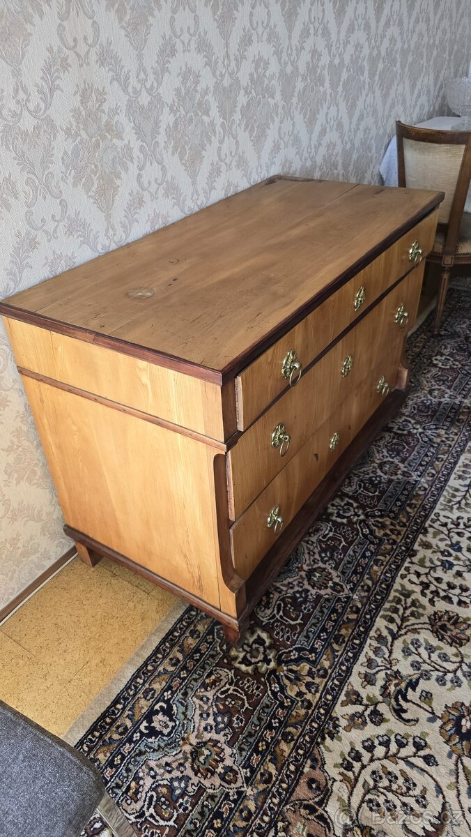 Starožitná komoda, r. 1800 - 1850. - 4