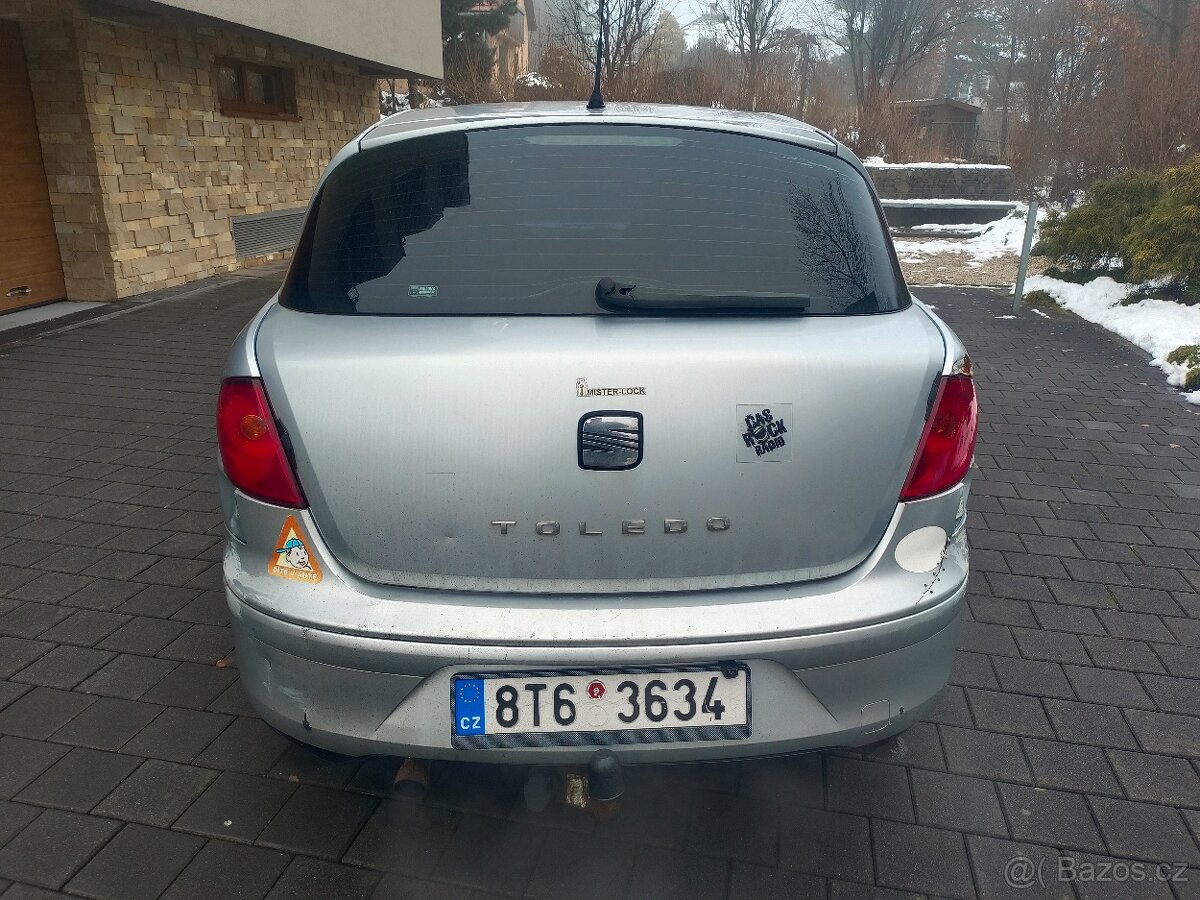 Lehce bouraný Seat Toledo 1.6 MPi - 4