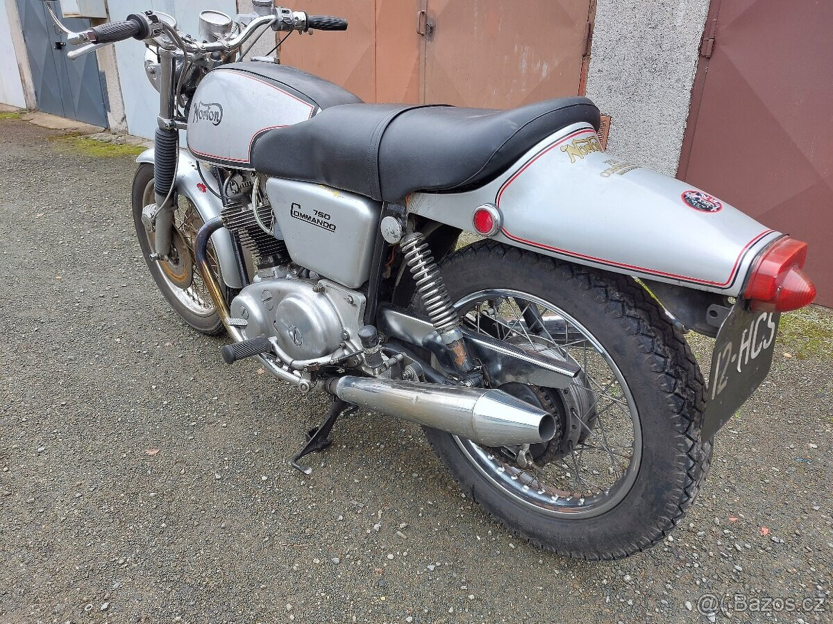 Norton Comando 750 - 4
