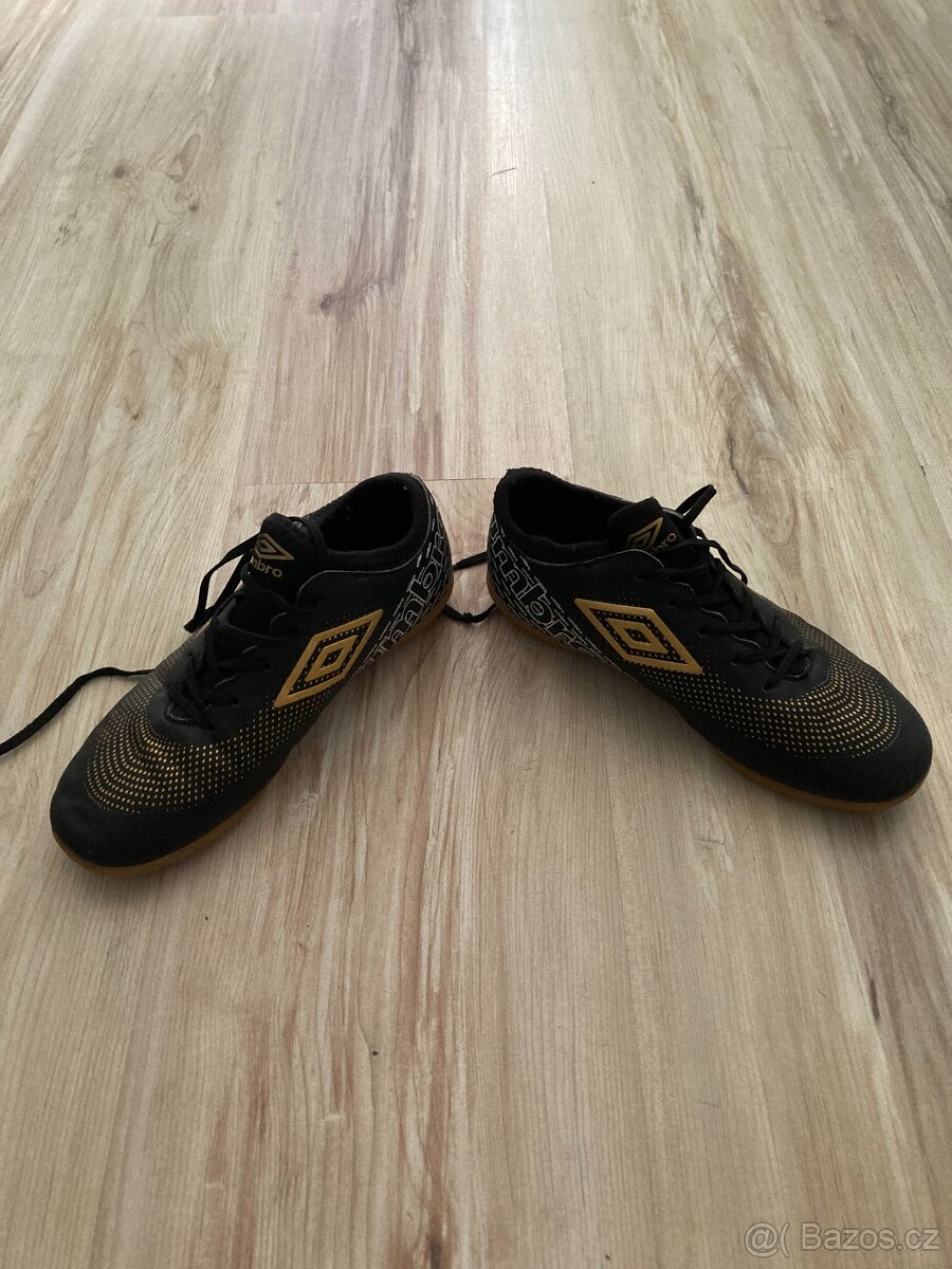 Dětské sálové boty Umbro - 4
