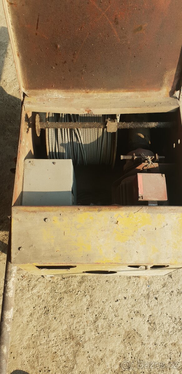 Vrátek stavební - 4