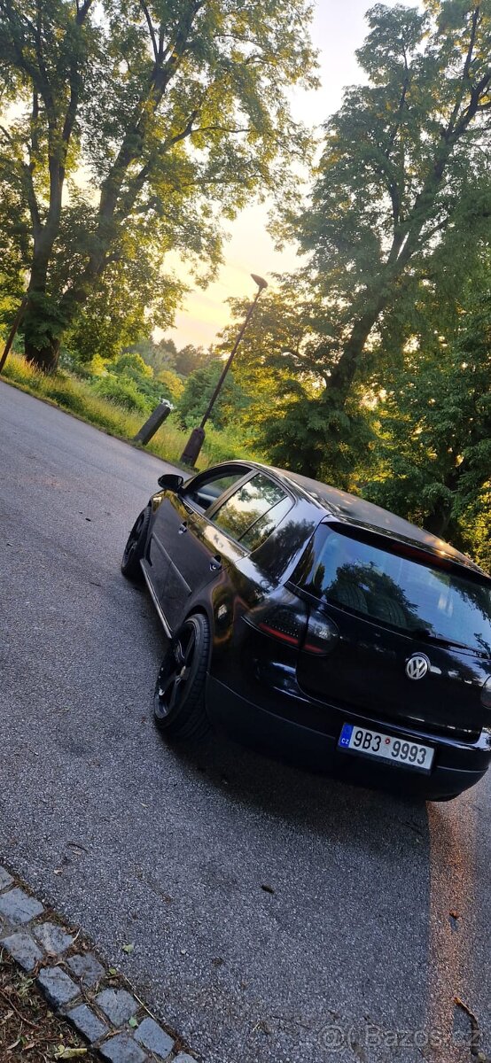 Nabízí. Vw Golf V 1,9tdi-66kw 2005 nova stk 5dv - 4