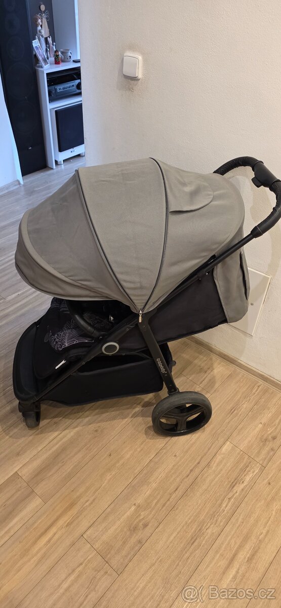 Sportovní kočárek - jako nový - 4