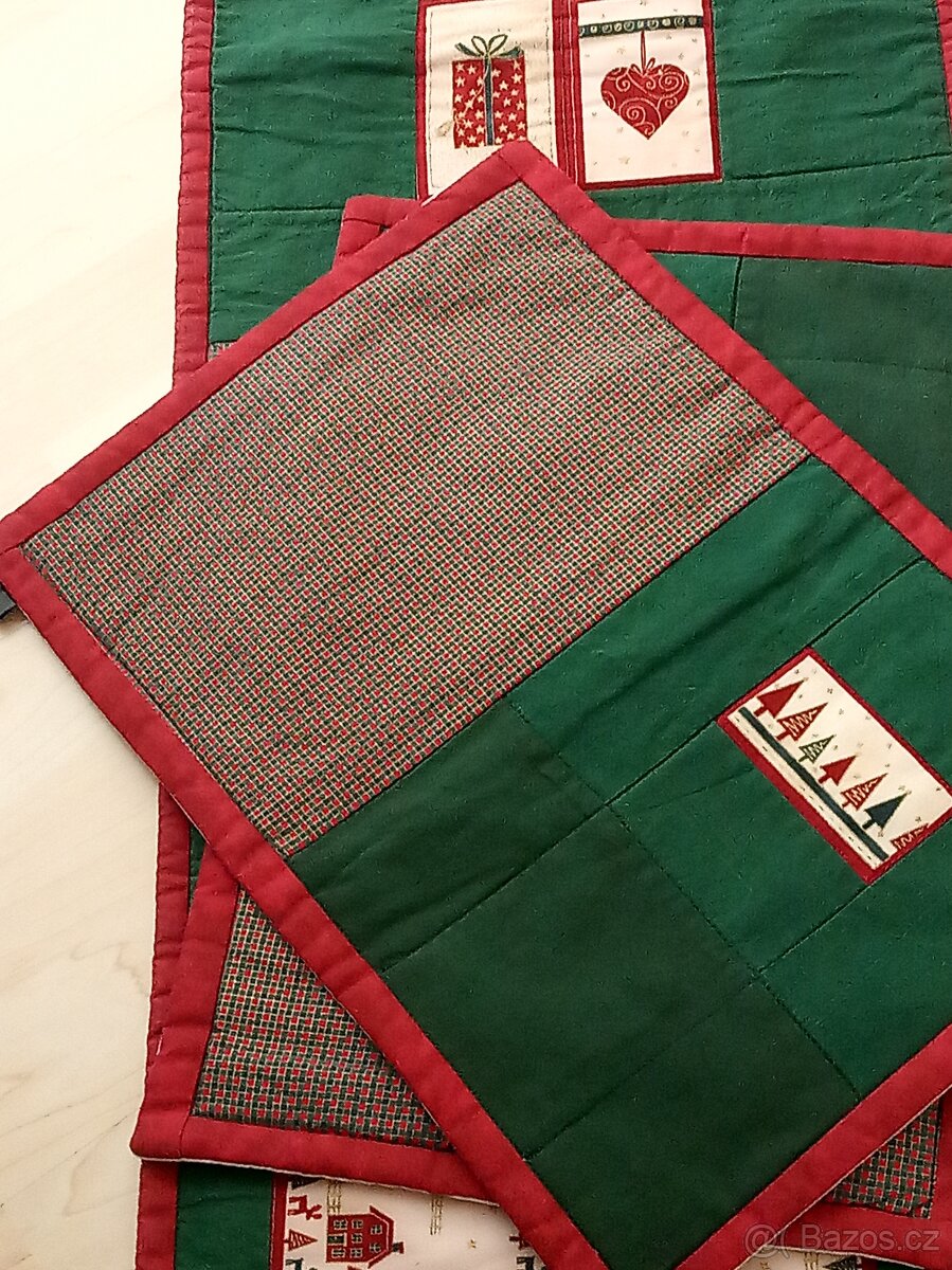 ručně šitá bavlněná vánoční sada – běhoun na stůl + 2 prostí - 4