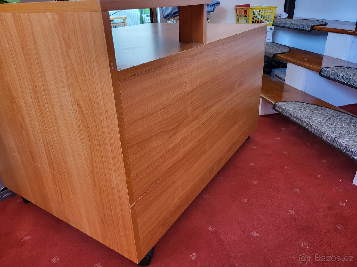 Peřiňák, úložný stolek na kolečkách - 4