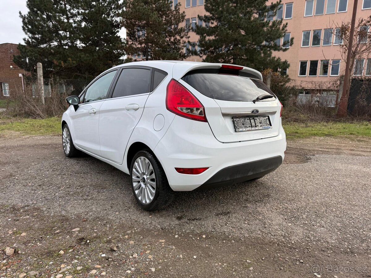 Ford Fiesta TITANIUM 1.25i 60kw - 4