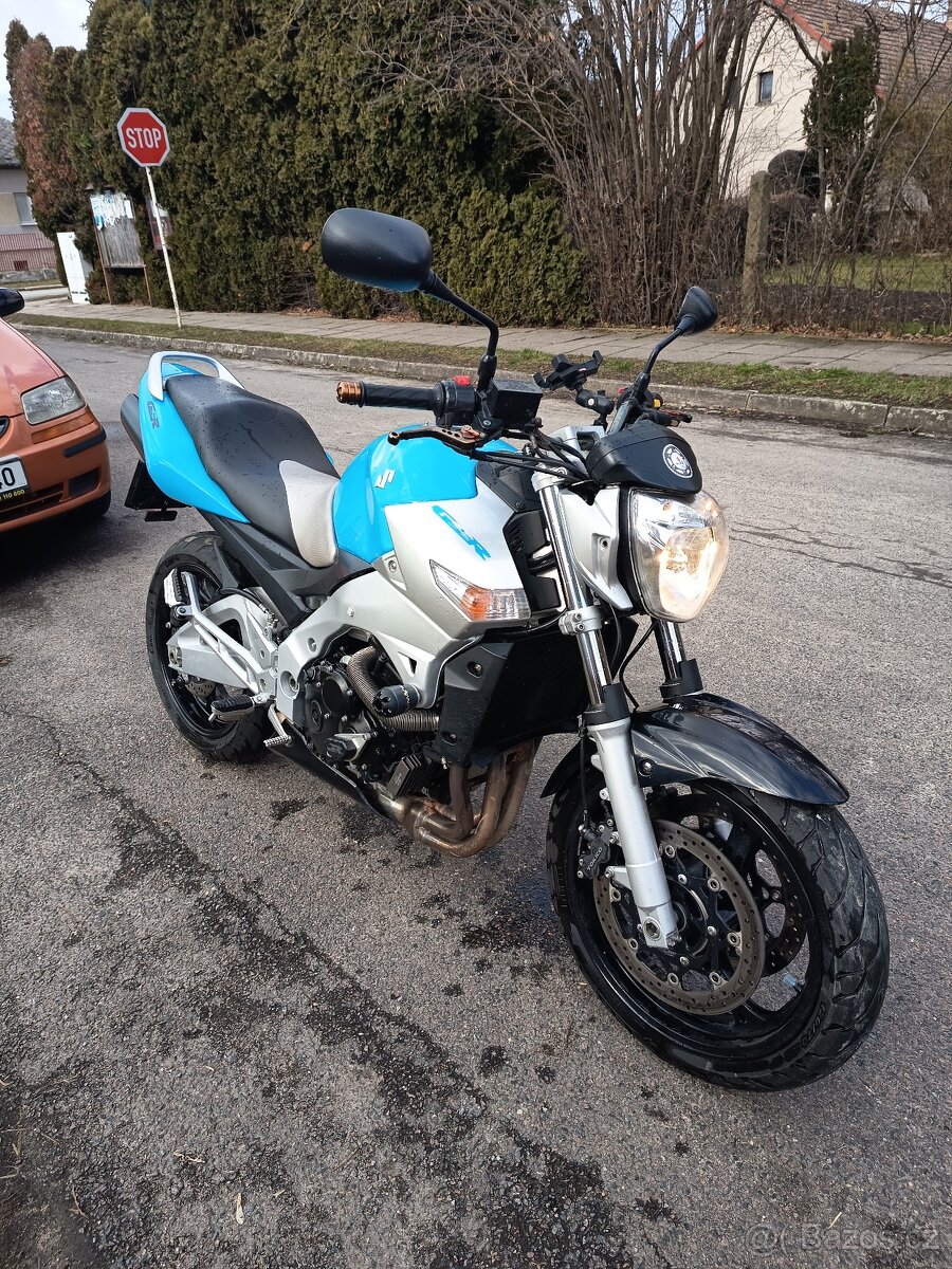 Suzuki GSR 600 - 4